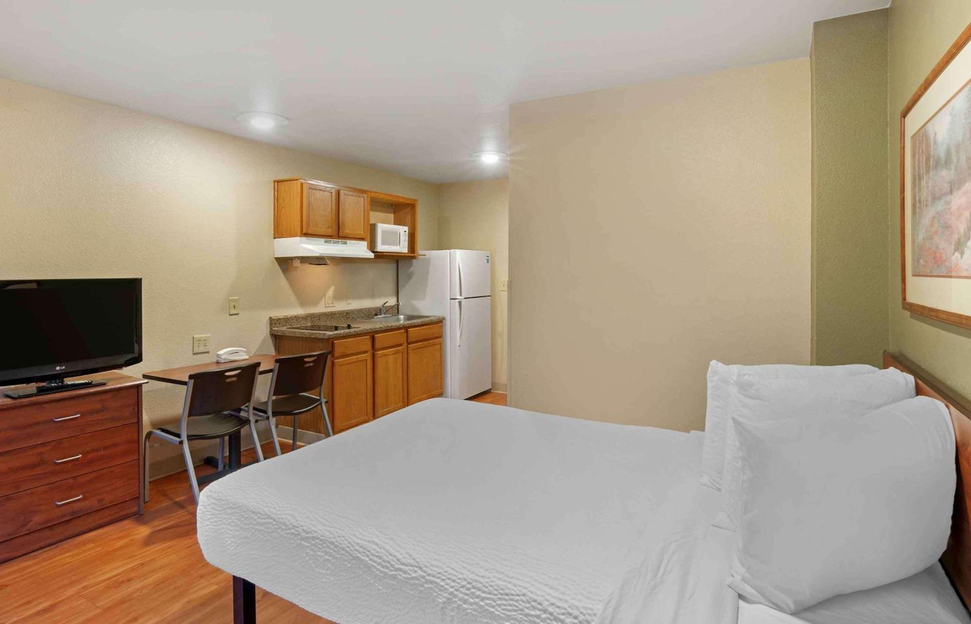 Extended Stay America Select Suites - Kansas City - South - I-49 Экстерьер фото