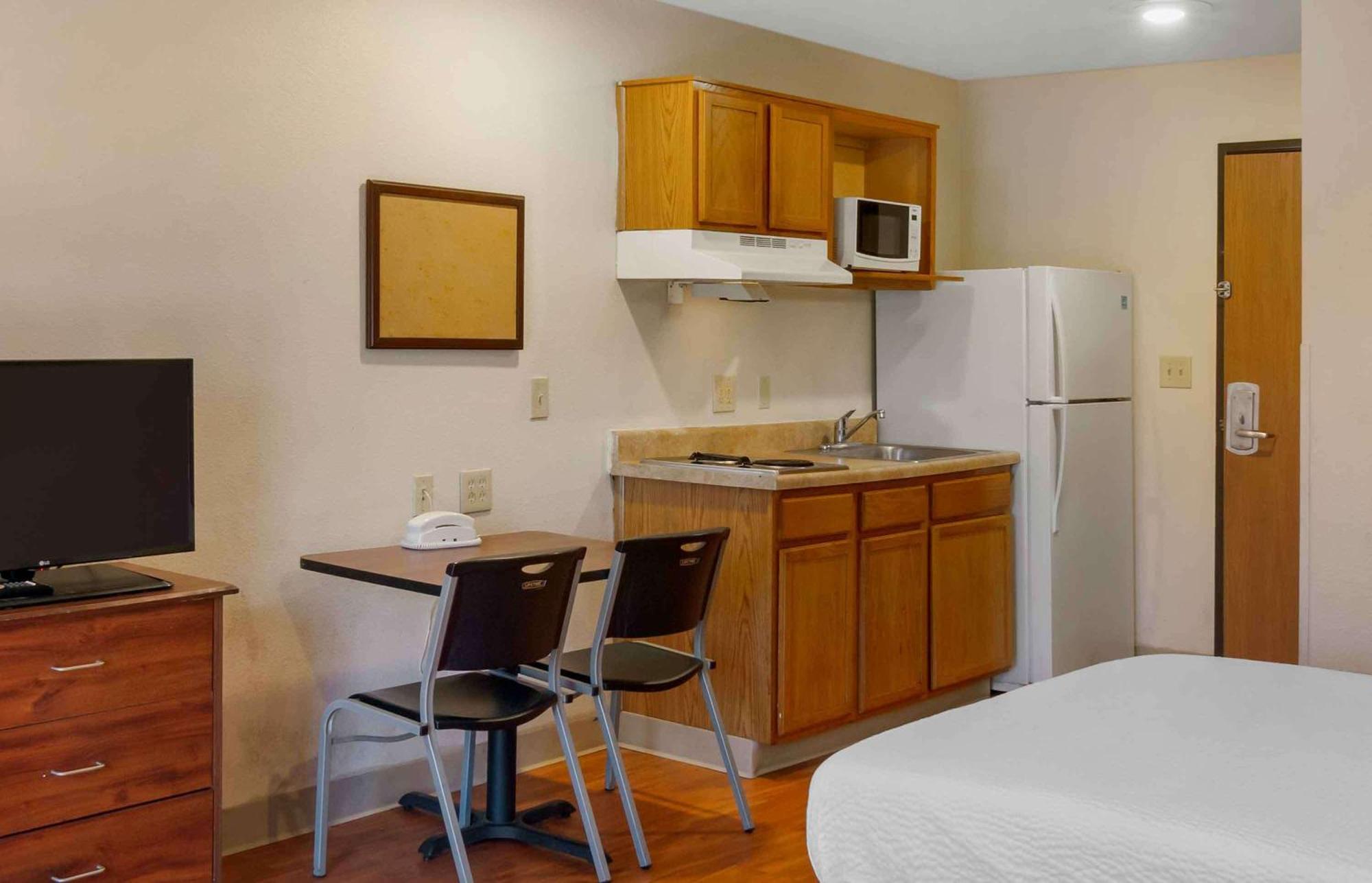 Extended Stay America Select Suites - Kansas City - South - I-49 Экстерьер фото